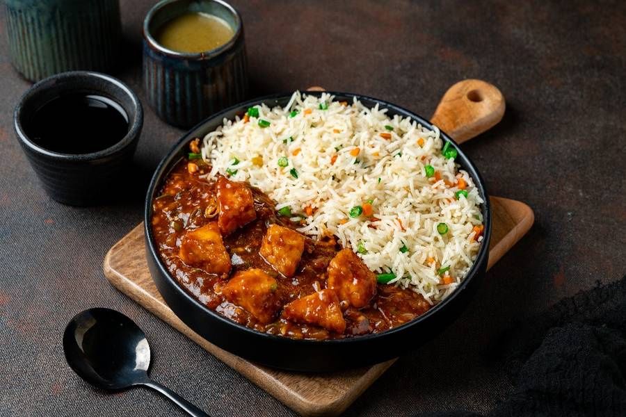 Chilly Paneer Gravy with Fried Rice or Noodles