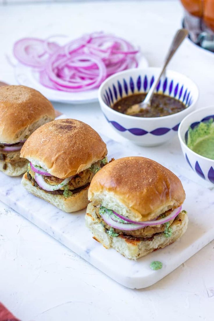LX BUN KABAB WITH CHUTNEY