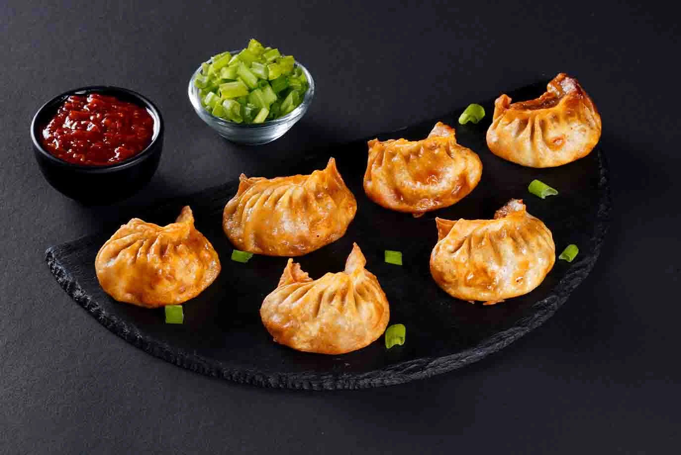 Crispy Chicken Momos (6 Pcs)